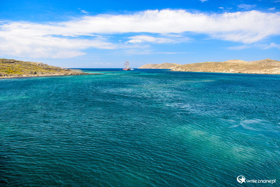 Mykonos. Przy porcie na wyspie Delos. - foto: wnieznane.pl Mykonos. Przy porcie na wyspie Delos. - foto: wnieznane.pl
