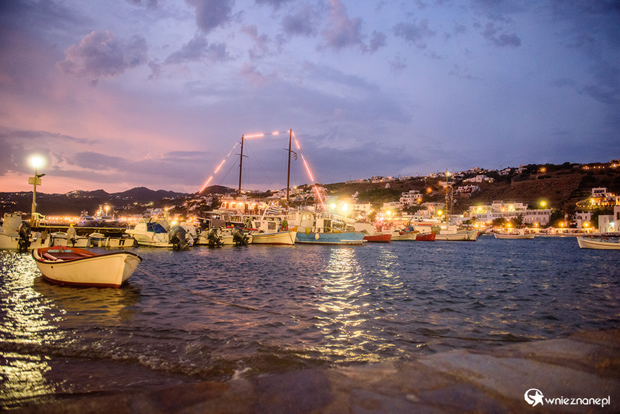 Mykonos. Wspaniały zachód słońca nad stolicą wyspy. - foto: wnieznane.pl