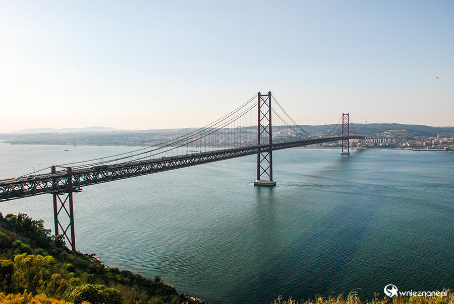Lizbona. Most 25 kwietnia. - foto: wnieznane.pl