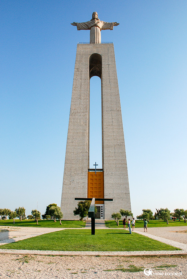 Lizbona. Pomnik Chrystusa Króla. - foto: wnieznane.pl