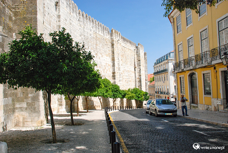 Lizbona. Alfama. - foto: wnieznane.pl
