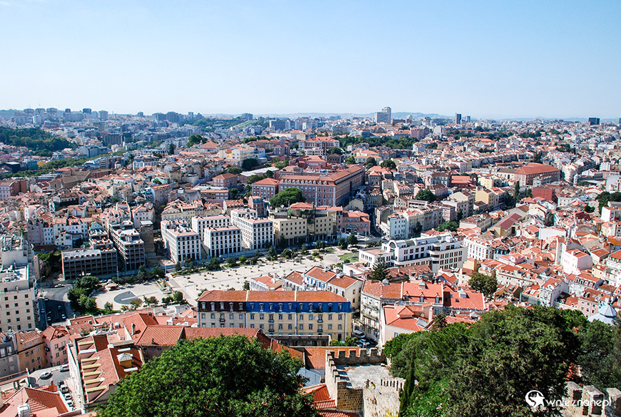 Lizbona. Zamek św. Jerzego. Widok na miasto. - foto: wnieznane.pl Lizbona. Zamek św. Jerzego. Widok na miasto. - foto: wnieznane.pl