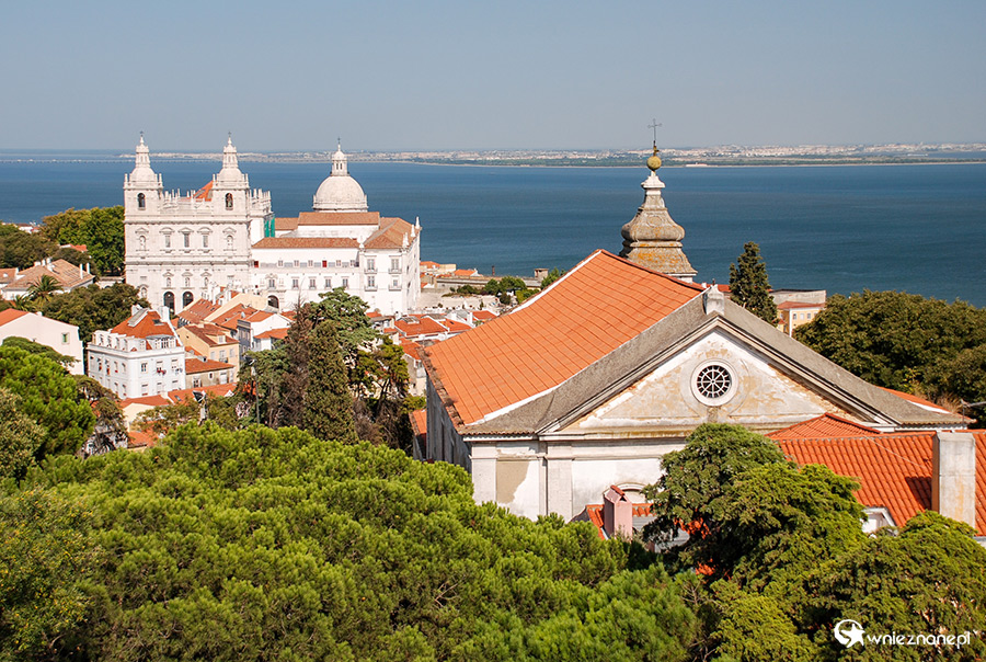 Lizbona. Zamek św. Jerzego. Widok na miasto. - foto: wnieznane.pl Lizbona. Zamek św. Jerzego. Widok na miasto. - foto: wnieznane.pl