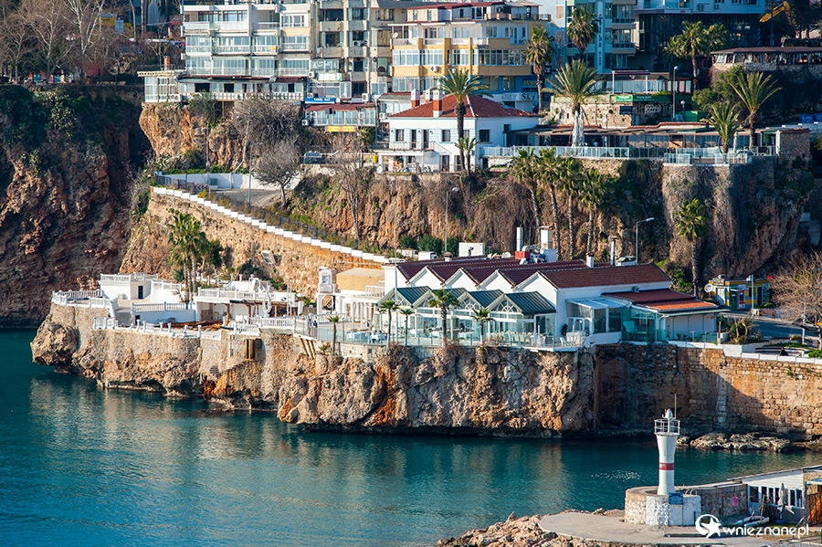 Antalya. W centrum miasta. - foto: wnieznane.pl Antalya. W centrum miasta. - foto: wnieznane.pl