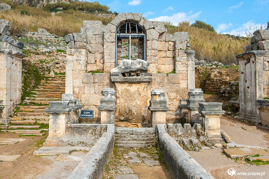 Ruiny starożytnego miasta Perge. - foto: wnieznane.pl