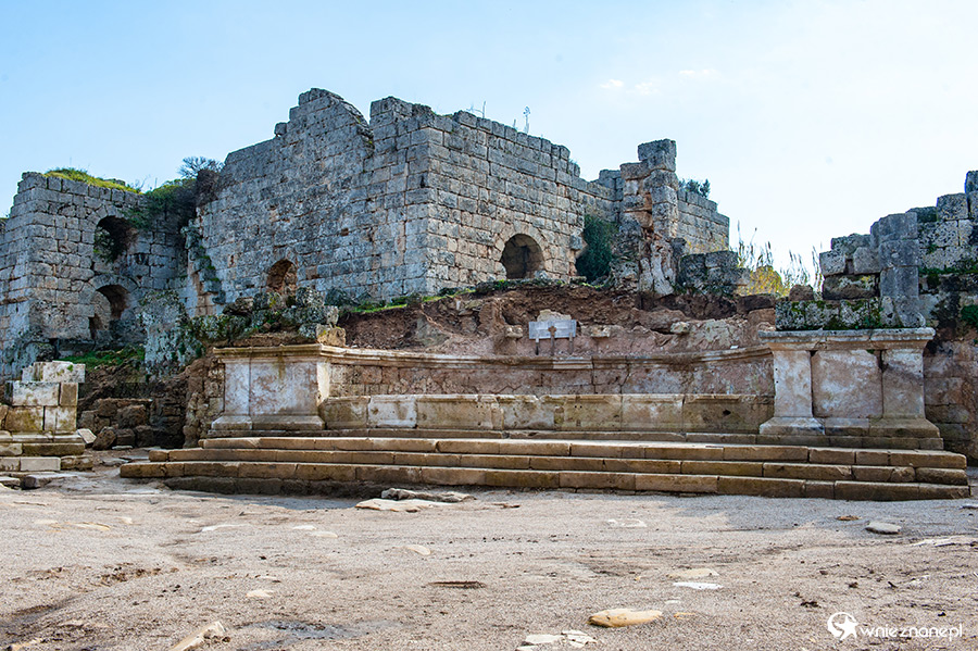 Ruiny starożytnego miasta Perge. - foto: wnieznane.pl