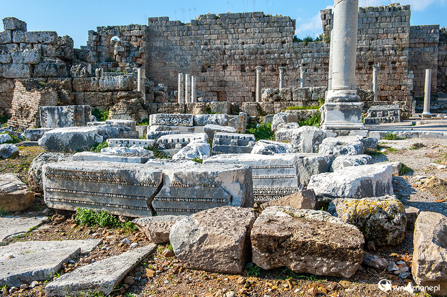 Ruiny starożytnego miasta Perge. - foto: wnieznane.pl Ruiny starożytnego miasta Perge. - foto: wnieznane.pl