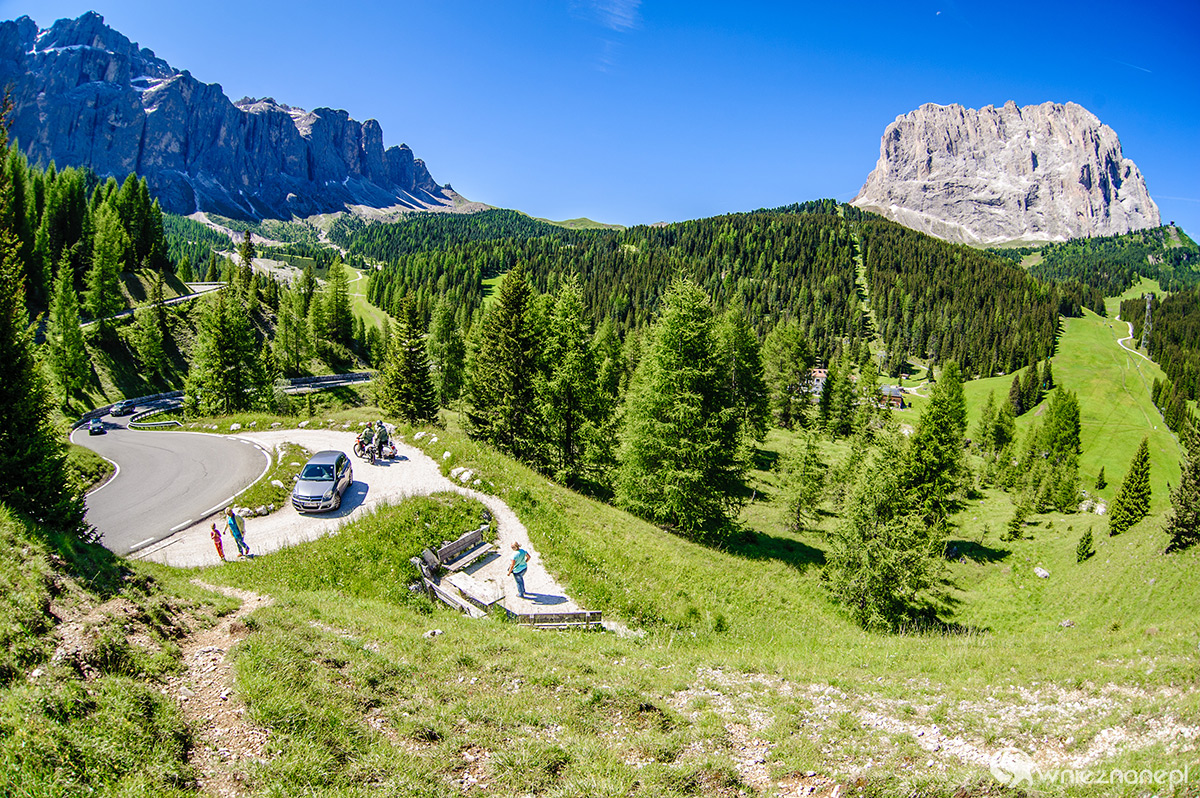 Dolomity, Passo Gardena (Przełęcz Gardena). - foto: wnieznane.pl