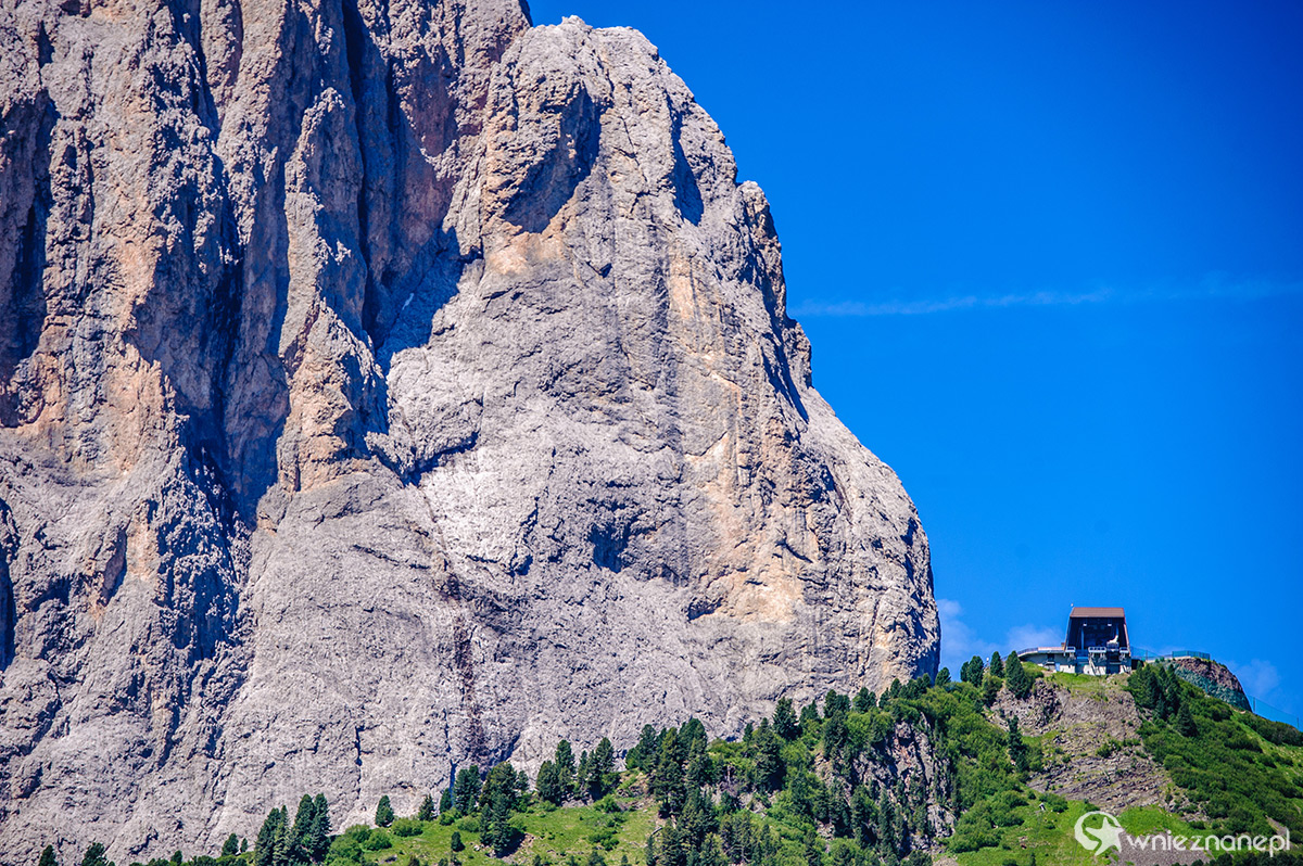 Dolomity, Passo Gardena (Przełęcz Gardena). - foto: wnieznane.pl