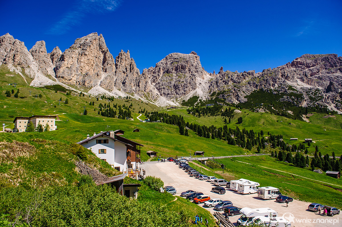 Dolomity, Passo Gardena (Przełęcz Gardena). - foto: wnieznane.pl