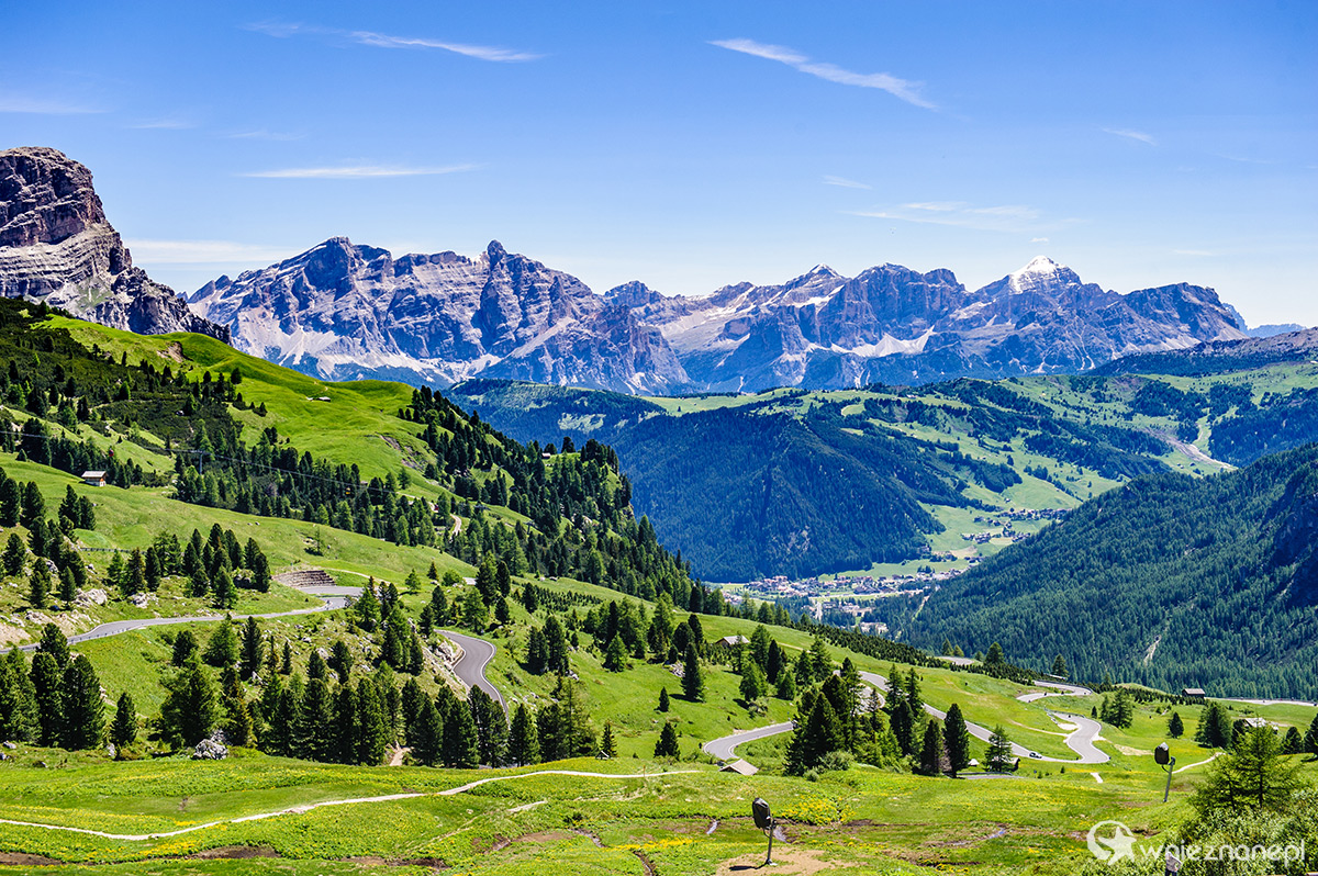 Dolomity, Passo Gardena (Przełęcz Gardena). - foto: wnieznane.pl