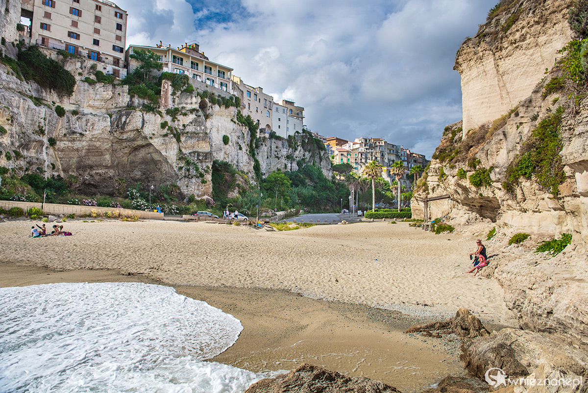 Kalabria. Na plaży w Tropei. - foto: wnieznane.pl Kalabria. Na plaży w Tropei. - foto: wnieznane.pl