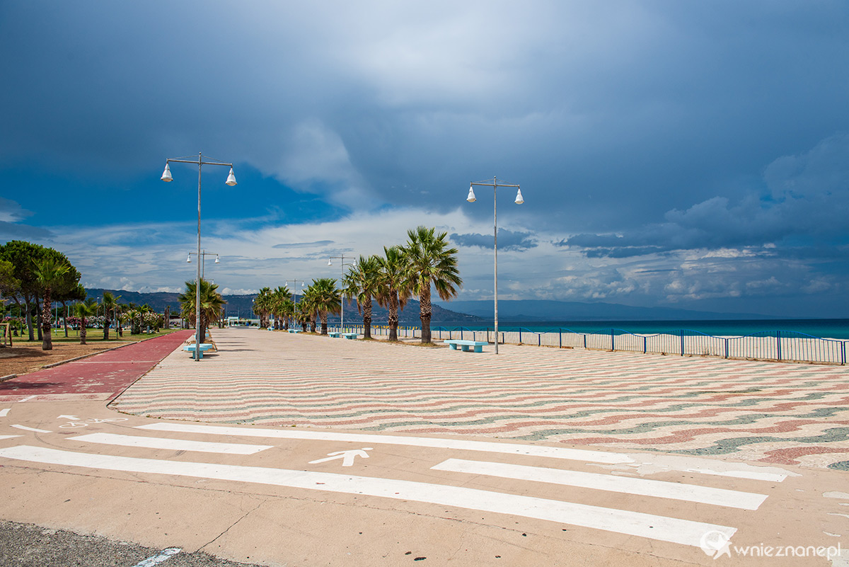 Kalabria. Promenada w Soverato. - foto: wnieznane.pl Kalabria. Promenada w Soverato. - foto: wnieznane.pl