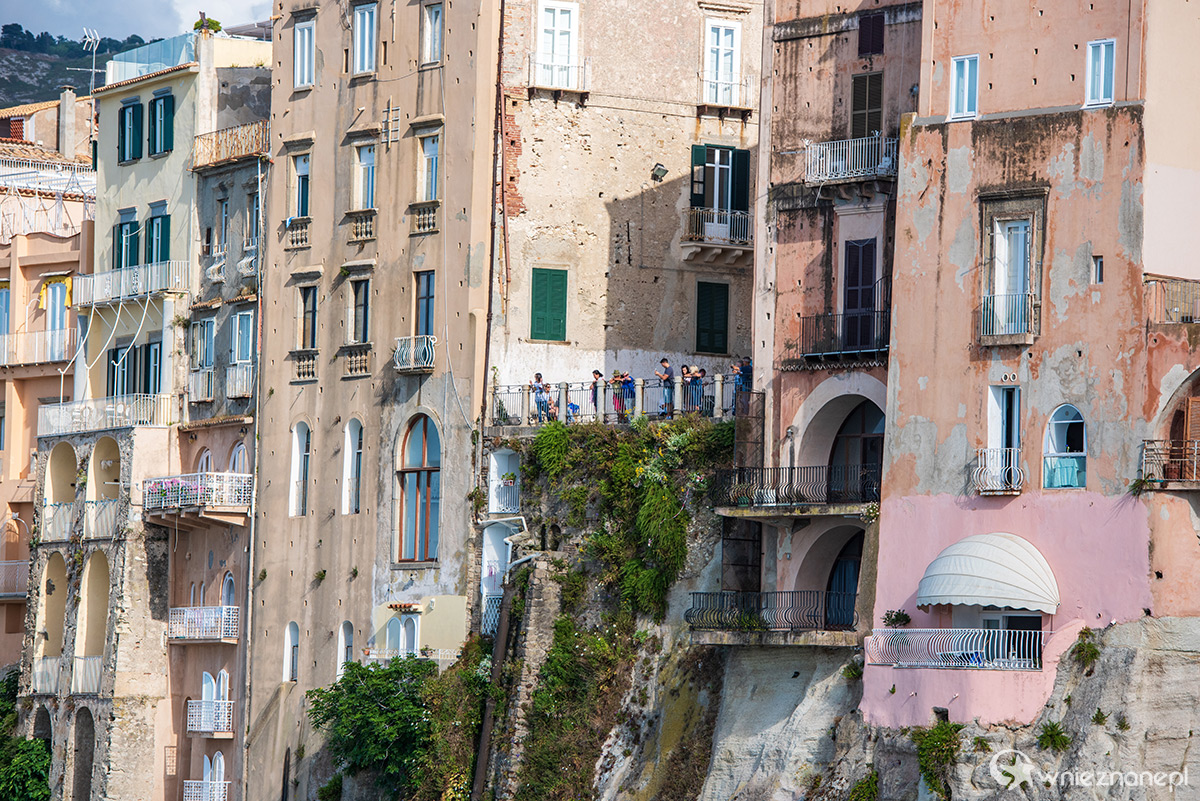 Kalabria. Widok na malowniczą miejscowość Tropea. - foto: wnieznane.pl Kalabria. Widok na malowniczą miejscowość Tropea. - foto: wnieznane.pl