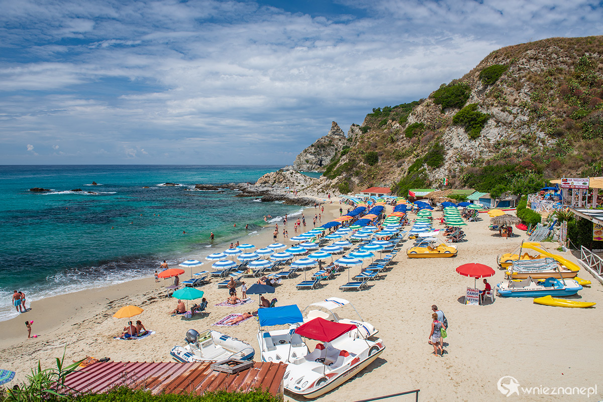 Kalabria. Wspaniałe górzyste wybrzeże Capo Vaticano. - foto: wnieznane.pl