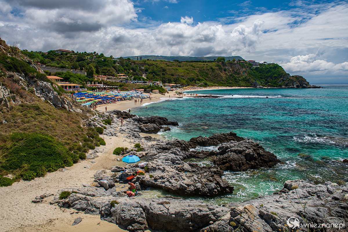 Kalabria. Wspaniałe górzyste wybrzeże Capo Vaticano. - foto: wnieznane.pl