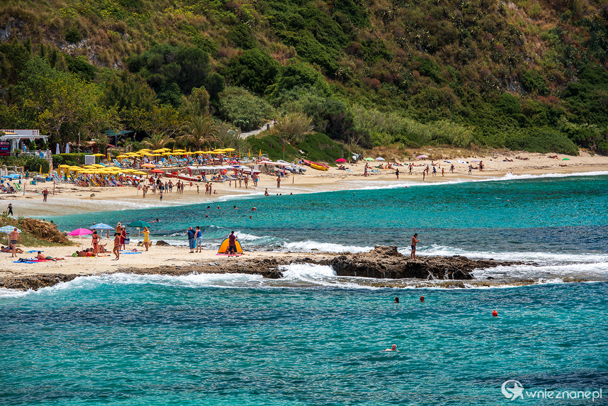 Kalabria. Wspaniałe górzyste wybrzeże Capo Vaticano. - foto: wnieznane.pl