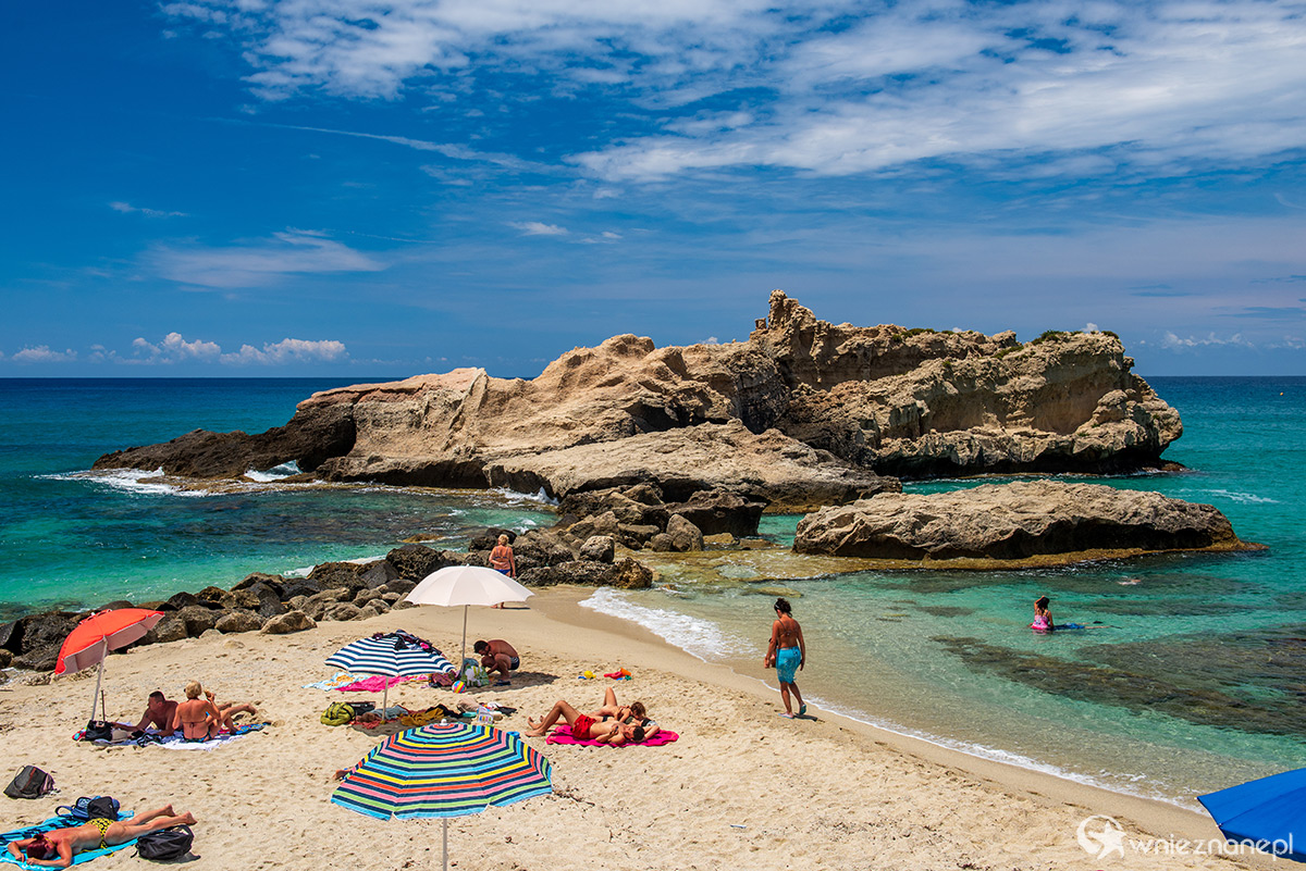 Kalabria. Malownicza plaża z fanstastyczną wodą w Riaci. - foto: wnieznane.pl Kalabria. Malownicza plaża z fanstastyczną wodą w Riaci. - foto: wnieznane.pl