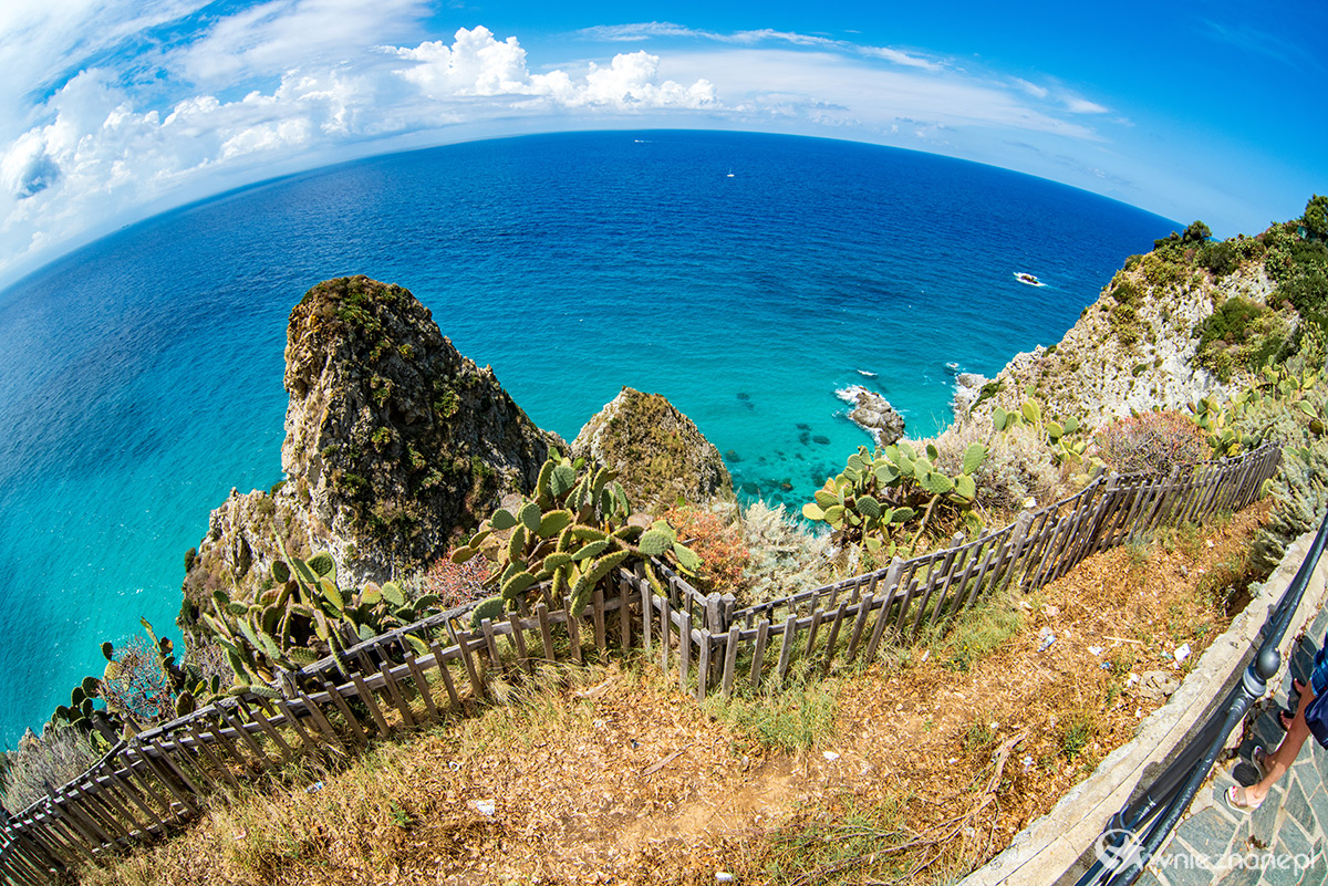 Kalabria. Wspaniałe wybrzeże Capo Vaticano. - foto: wnieznane.pl