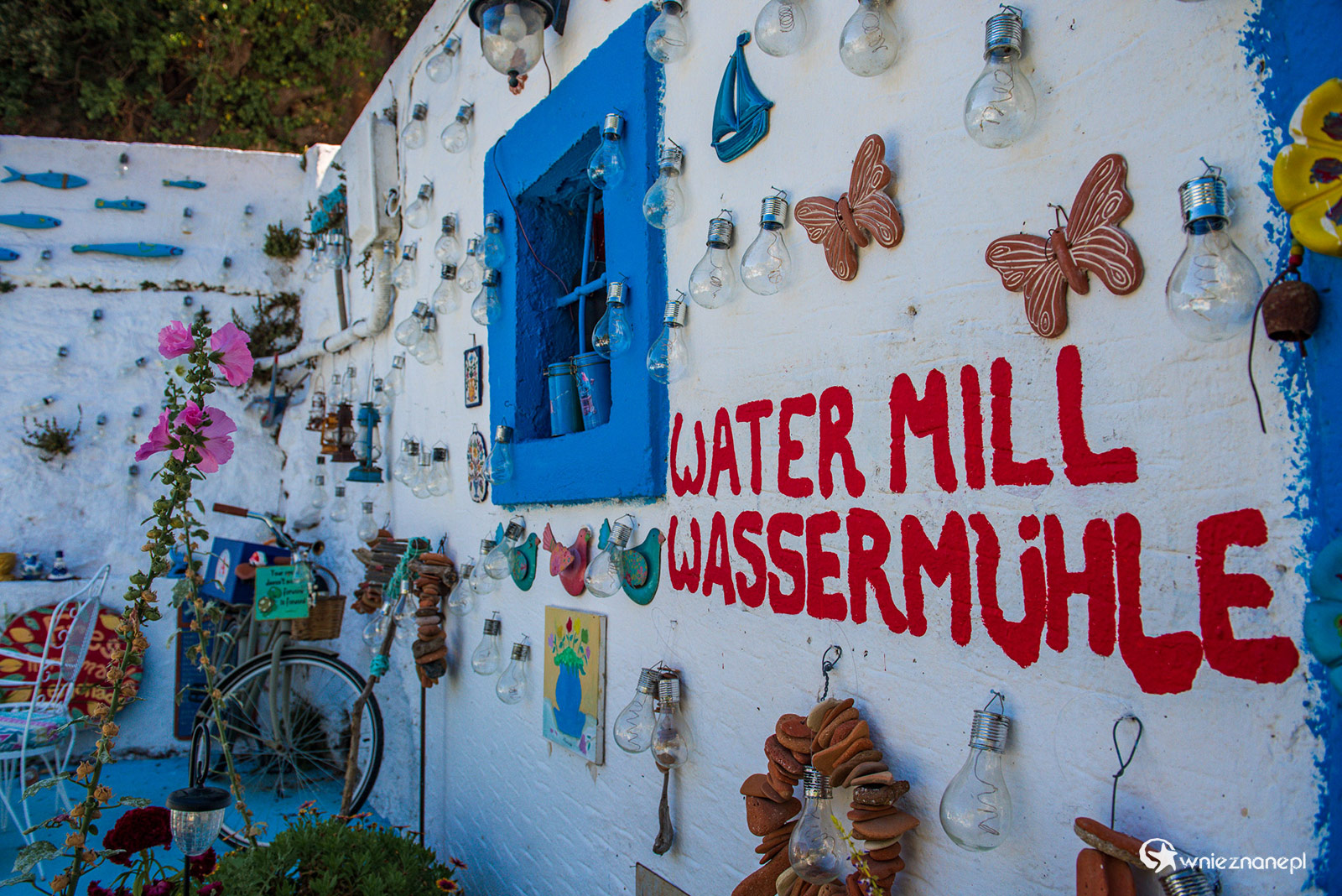 Kos. Wspaniałe dekoracje kawiarni Watermill of Zia. - foto: wnieznane.pl