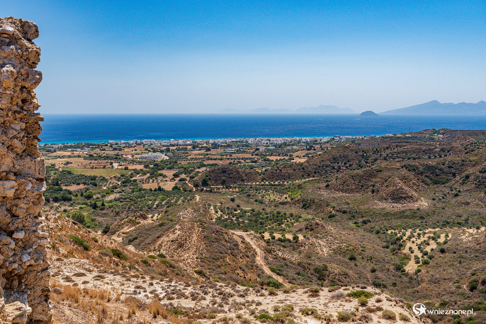 Kos. Widok na okolicę z ruin twierdzy Antimachia. - foto: wnieznane.pl Kos. Widok na okolicę z ruin twierdzy Antimachia. - foto: wnieznane.pl