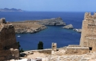 Wyspa Rodos. Ruiny starożytnego Akropolu w zabytkowym mieście Lindos. - foto: wnieznane.pl Wyspa Rodos. Ruiny starożytnego Akropolu w zabytkowym mieście Lindos. - foto: wnieznane.pl