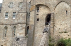 Francja. Zabudowania Mont Saint-Michel. - foto: wnieznane.pl