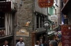 Francja. Uliczka na Mont Saint-Michel. - foto: wnieznane.pl
