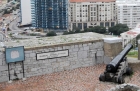 Gibraltar. Działa artyleryjskie zgromadzone na Upper Rock. - foto: wnieznane.pl