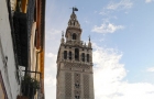 Hiszpania. Wieża przy katedrze w Sevilli. - foto: wnieznane.pl