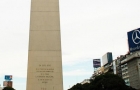 Buenos Aires. El Obelisco, czyli jeden z symboli miasta. Wybudowany w 1936 roku mierzy 67 metrów wysokości. - foto: wnieznane.pl