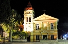 Grecka wyspa Korfu. Stolica wyspy, Kerkira nocą. Kościół Panagia Mandrakina.  - foto: wnieznane.pl