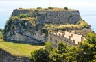 Grecka wyspa Korfu. Widok na drugi szczyt Starej Fortecy w stolicy wyspy, Kerkirze. - foto: wnieznane.pl