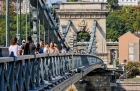 Budapeszt. Pięknie zdobiony najstarszy w mieście most - Most Łańcuchowy. - foto: wnieznane.pl