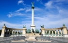 Budapeszt. Imponujący Pomnik Tysiąclecia na Placu Bohaterów (Hosok tere). - foto: wnieznane.pl