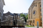 Budapeszt. Na terenie Synagogi. - foto: wnieznane.pl