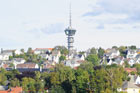 Trondheim. Górująca nad miastem wieża Tyholt (wieża telewizyjna). - foto: wnieznane.pl Trondheim. Górująca nad miastem wieża Tyholt (wieża telewizyjna). - foto: wnieznane.pl