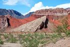 Argentyna. Quebrada de las Conchas. Kolejna ciekawa forma. Jakby spodek wbił się w ziemię... - foto: wnieznane.pl
