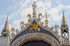 Wenecja. Piękna fasada Bazyliki św. Marka przy Piazza San Marco. - foto: wnieznane.pl