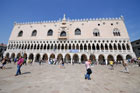 Wenecja. Piękny Palazzo Ducale przy Piazzetta di San Marco. - foto: wnieznane.pl