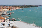 Wenecja. Fantastyczna panorama miasta i Laguny Weneckiej widziana z Campanile di San Marco.  - foto: wnieznane.pl