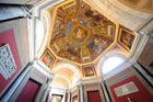 Watykan. Wspaniałe sklepienie w muzeach watykańskich. - foto: wnieznane.pl