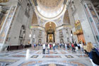 Watykan. Przepiękne wnętrze Bazyliki św. Piotra w Watykanie. - foto: wnieznane.pl
