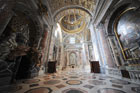 Watykan. Przepiękne wnętrze Bazyliki św. Piotra w Watykanie. - foto: wnieznane.pl