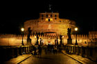 Rzym. Zamek św. Anioła (Castel Sant' Angelo) i Ponte Sant' Angelo (Most św. Anioła). - foto: wnieznane.pl