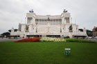 Rzym. Ołtarz Ojczyzny - pomnik Wiktora Emanuela II na Piazza Venezia. - foto: wnieznane.pl