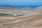 Wyspy Kanaryjskie: Widok na jedną z dolin na wyspie Fuerteventura - foto: wnieznane.pl