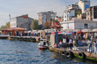 Stambuł. Tuż przy moście Galaty możemy kupić także... wędkę. - foto: wnieznane.pl