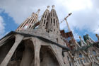 Barcelona. Wieże Sagrada Familia odnoszą się do dwunastu apostołów, czterech ewangelistów oraz Maryi i Jezusa. - foto: wnieznane.pl