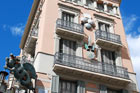 Barcelona. Casa dels Paraïgues, czyli Dom Parasoli, mieści się tuż przy Rambli. - foto: wnieznane.pl